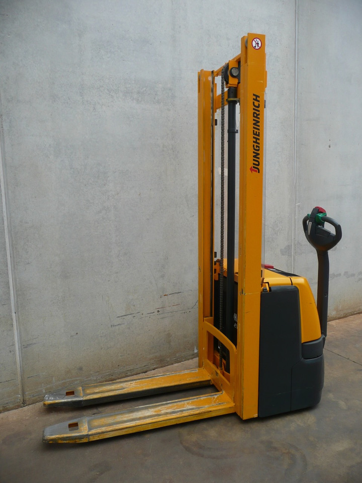 Jungheinrich EJC 110 360 ZT - 堆垛机:图2 Jungheinrich EJC 110 360 ZT - 堆垛机:图2