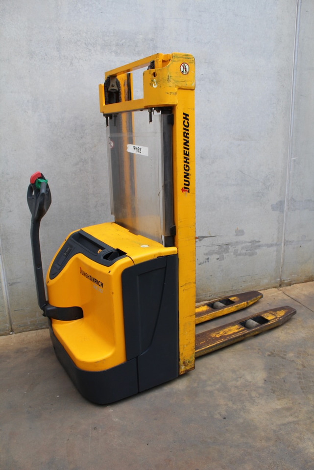 Jungheinrich EJC 212 330 ZT - 堆垛机:图3 Jungheinrich EJC 212 330 ZT - 堆垛机:图3