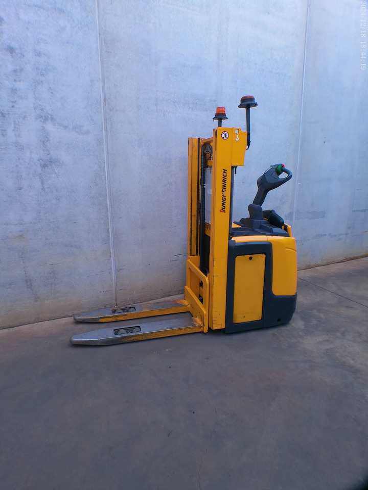 Jungheinrich ERC 216 240 ZT - 堆垛机:图2 Jungheinrich ERC 216 240 ZT - 堆垛机:图2