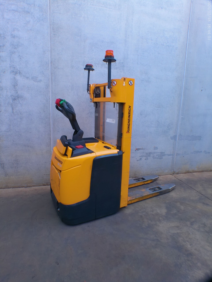 Jungheinrich ERC 216 240 ZT - 堆垛机:图3 Jungheinrich ERC 216 240 ZT - 堆垛机:图3