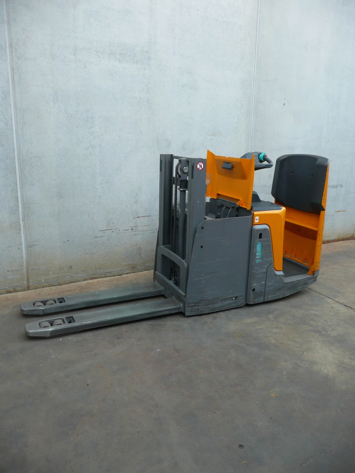 Jungheinrich ERD 220 166 ZT - 堆垛机:图2 Jungheinrich ERD 220 166 ZT - 堆垛机:图2