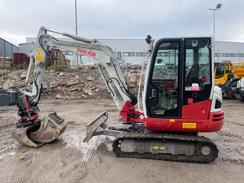 Takeuchi TB 240 - 小型挖掘机:图1 Takeuchi TB 240 - 小型挖掘机:图1