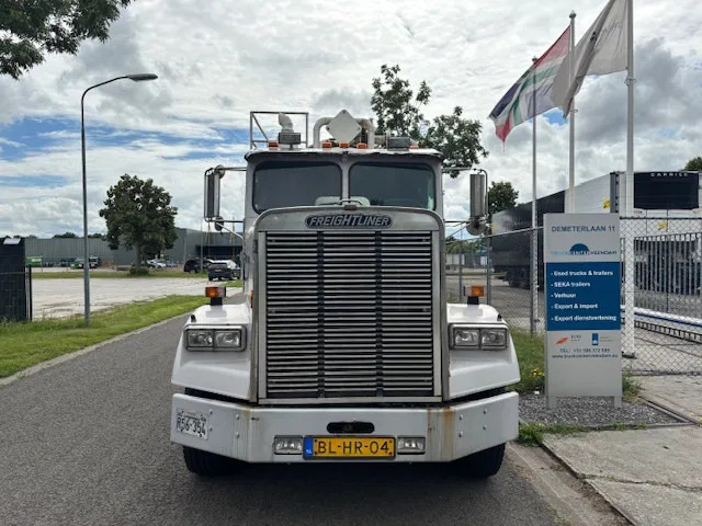Freightliner 3 AXLE RIGID BODY chassis cabine - 驾驶室底盘卡车:图2 Freightliner 3 AXLE RIGID BODY chassis cabine - 驾驶室底盘卡车:图2