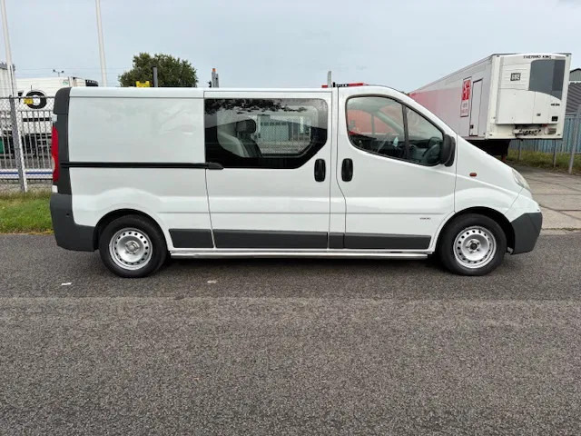 Opel Vivaro 2 2.0Cdti /84kW-E4 crew cab L2H1 - 紧凑型面包车, 康比货车:图4 Opel Vivaro 2 2.0Cdti /84kW-E4 crew cab L2H1 - 紧凑型面包车, 康比货车:图4