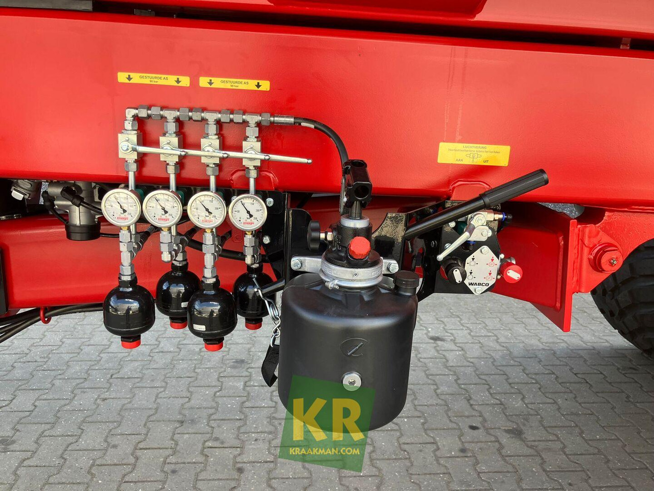 BIG BODY 900 Krampe - 农场自卸拖车/ 自卸车:图4 BIG BODY 900 Krampe - 农场自卸拖车/ 自卸车:图4