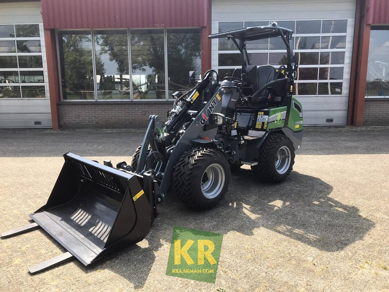 G2200E Giant - 紧凑型装载机:图1 G2200E Giant - 紧凑型装载机:图1
