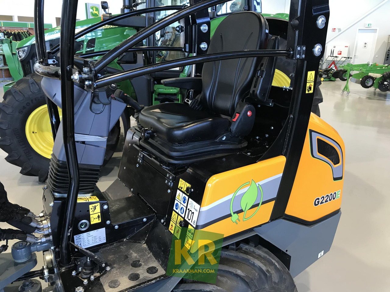 Giant G2200E - 紧凑型装载机:图3 Giant G2200E - 紧凑型装载机:图3