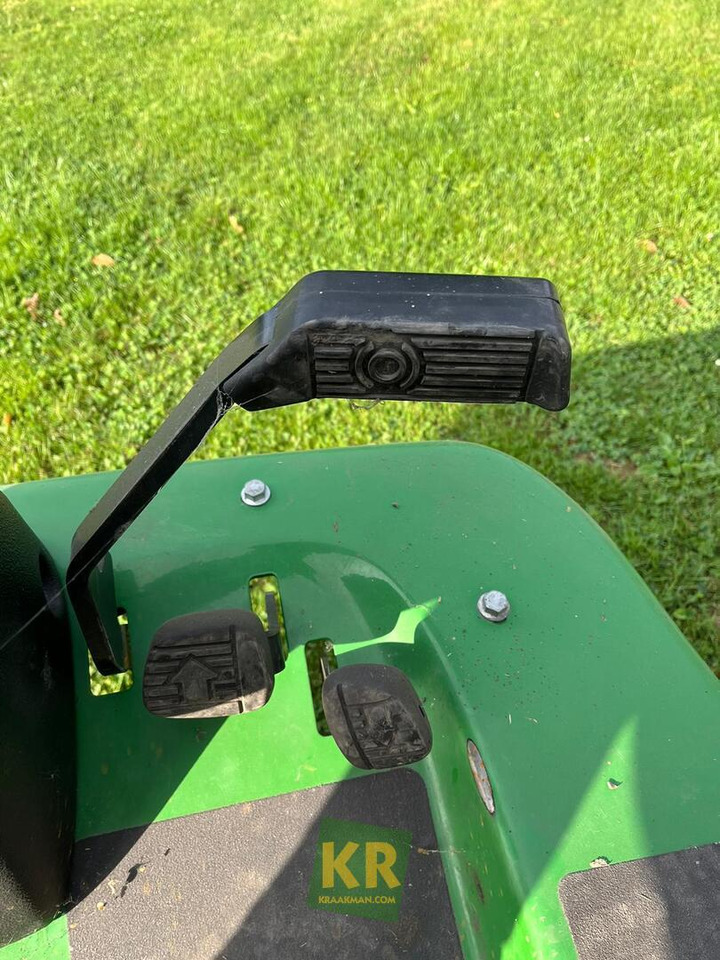 John Deere 1580 - 园林割草机:图5 John Deere 1580 - 园林割草机:图5