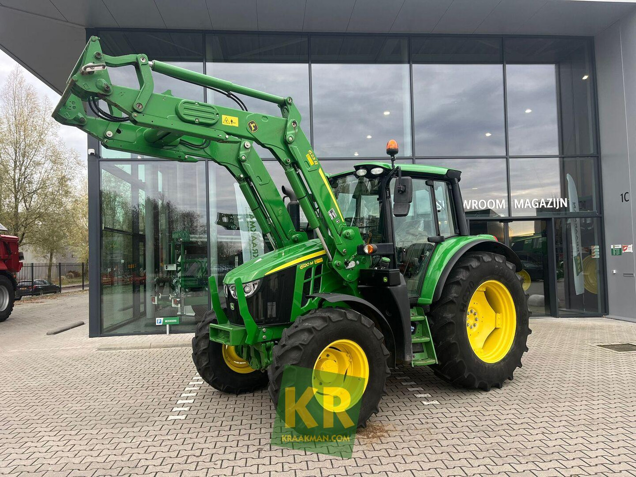 John Deere 6120M - 拖拉机:图1 John Deere 6120M - 拖拉机:图1