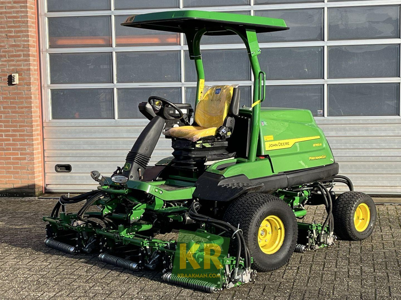 John Deere 8700A - 园林割草机:图1 John Deere 8700A - 园林割草机:图1
