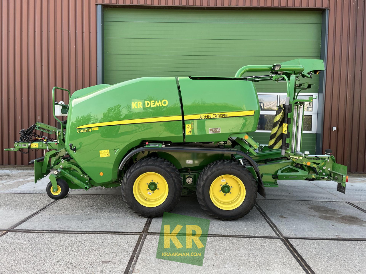 John Deere C441R - 圆形打包机, 包膜机:图2 John Deere C441R - 圆形打包机, 包膜机:图2