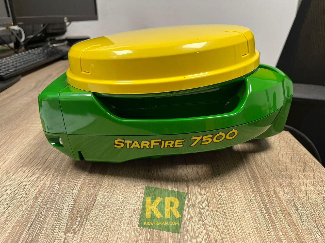 STARFIRE 7500 RECEIVER John Deere - 导航系统:图2 STARFIRE 7500 RECEIVER John Deere - 导航系统:图2