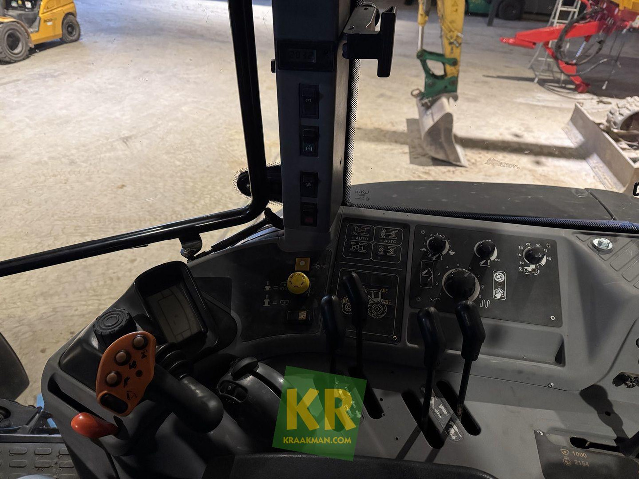 TM190 New Holland - 拖拉机:图2 TM190 New Holland - 拖拉机:图2