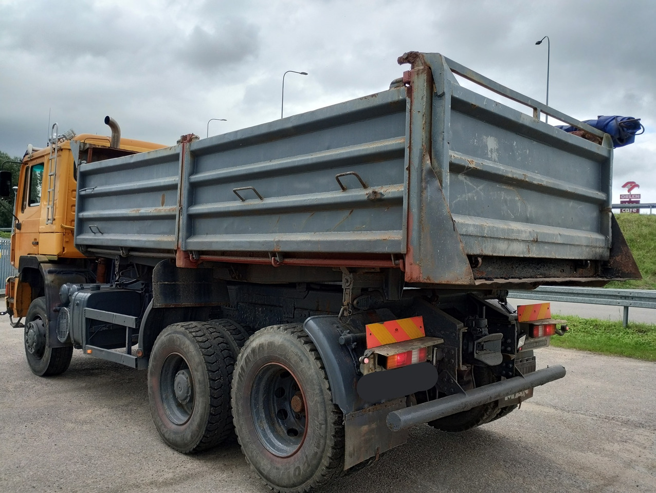 MAN F90 19-372 6X4 - 4 - 翻斗车:图3 MAN F90 19-372 6X4 - 4 - 翻斗车:图3