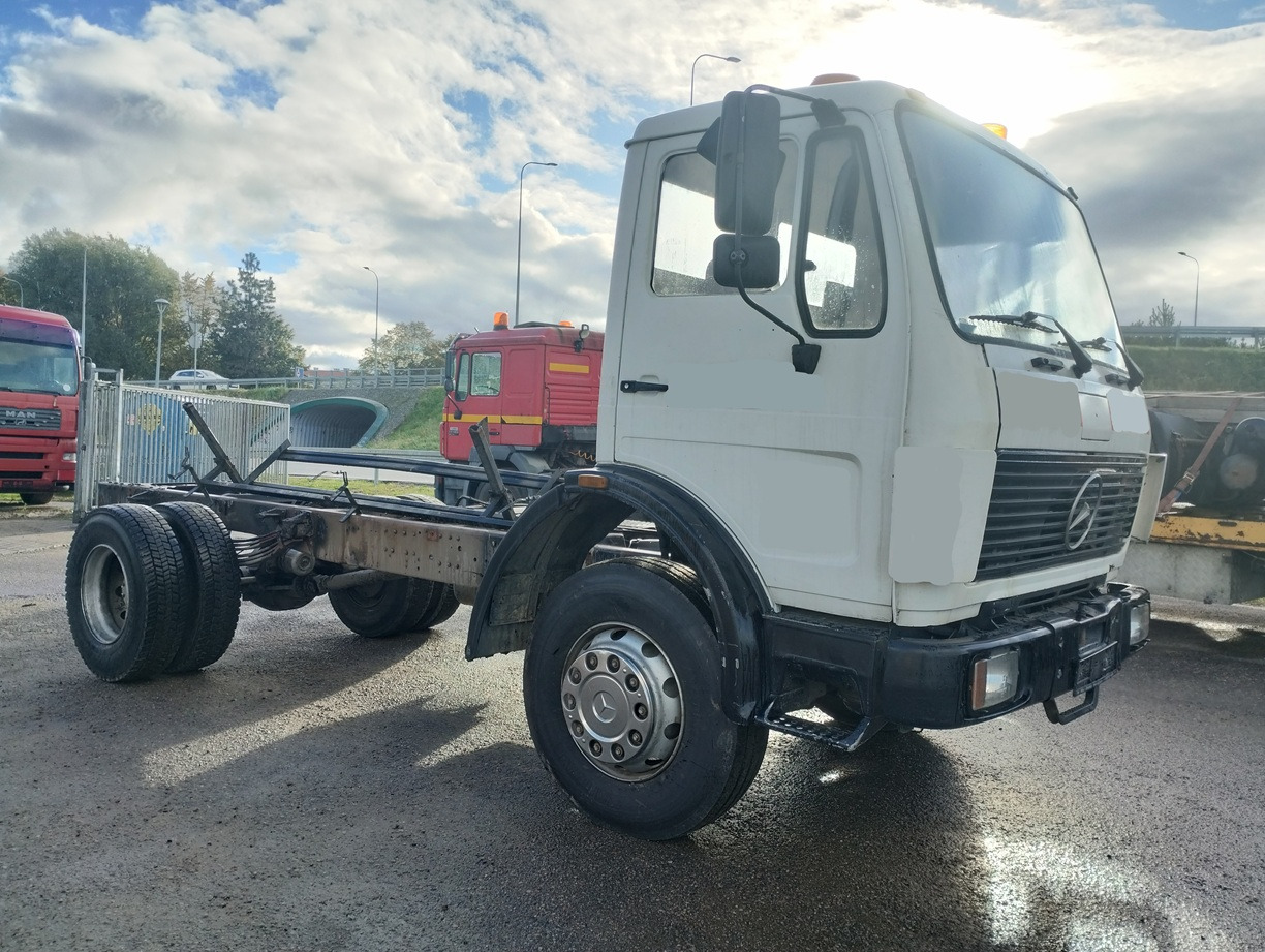 MERCEDES-BENZ 1620 - 驾驶室底盘卡车:图2 MERCEDES-BENZ 1620 - 驾驶室底盘卡车:图2