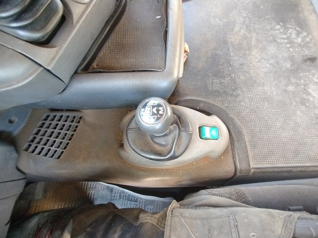 SCANIA R 114 380 6x2 - 驾驶室底盘卡车:图5 SCANIA R 114 380 6x2 - 驾驶室底盘卡车:图5