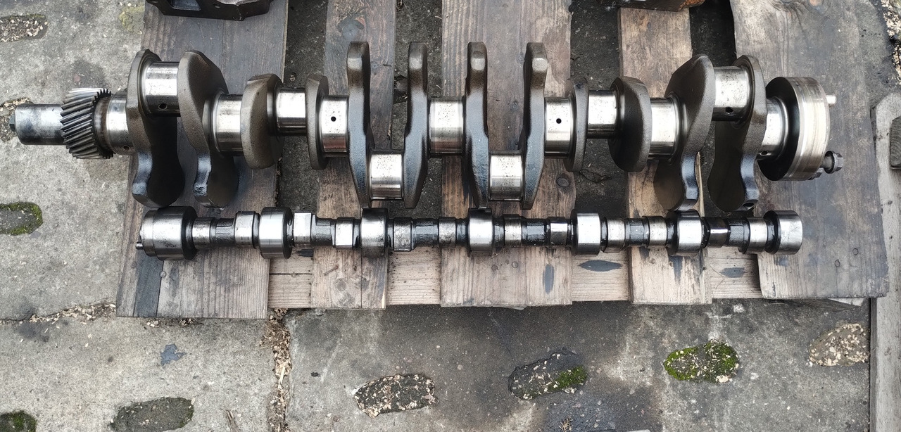 SILNIK CZĘŚCI ENGINE PARTS WAŁ KORBOWY WAŁEK ROZRZADU POMPA WTRYSKOWA VOLVO FL TD 63 E - 发动机及其零件:图1 SILNIK CZĘŚCI ENGINE PARTS WAŁ KORBOWY WAŁEK ROZRZADU POMPA WTRYSKOWA VOLVO FL TD 63 E - 发动机及其零件:图1