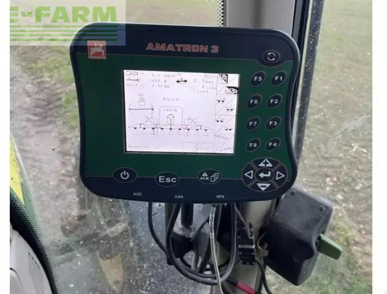 Amazone ux 3200 - 牵引式喷雾机:图3 Amazone ux 3200 - 牵引式喷雾机:图3