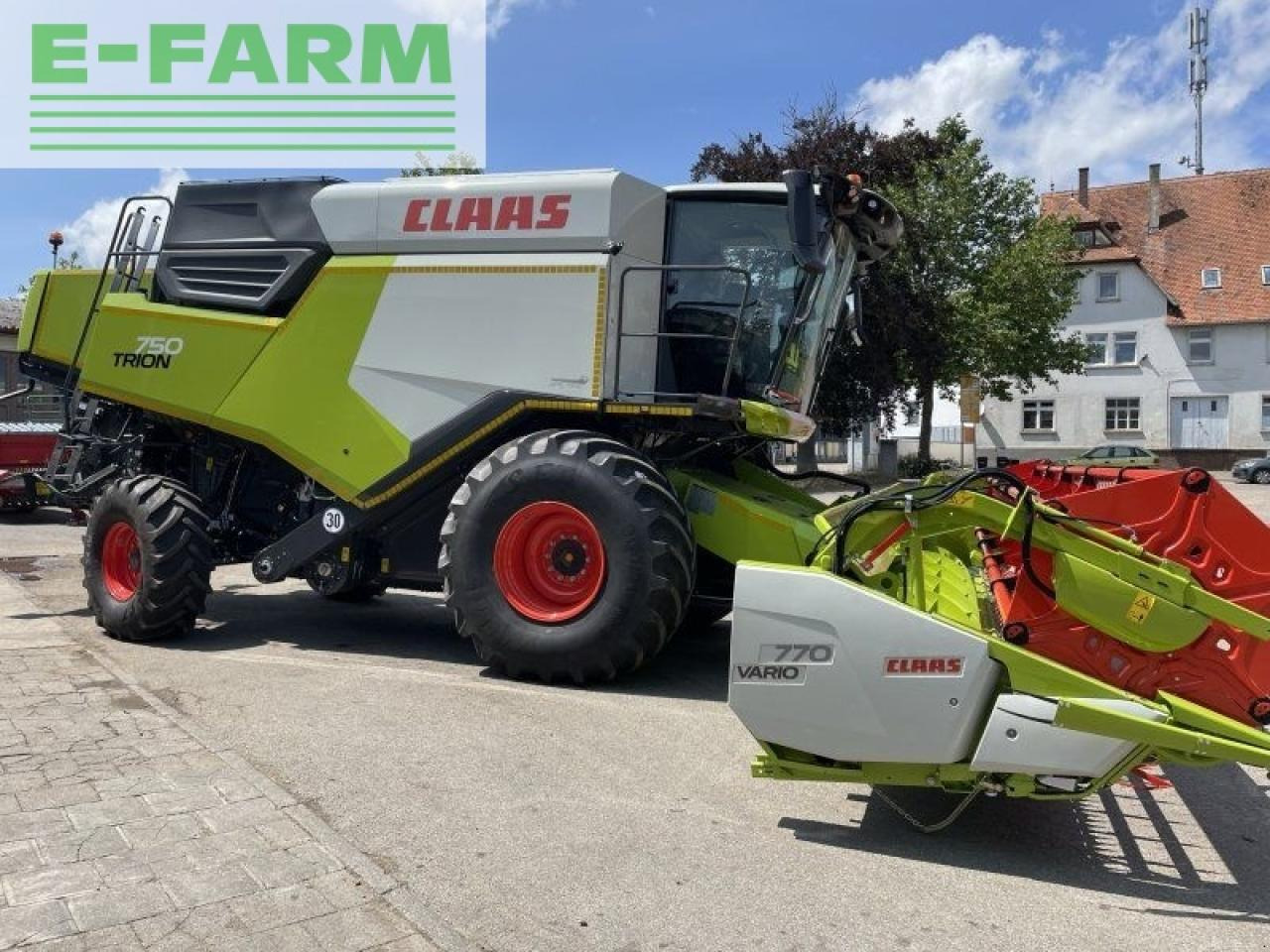 CLAAS trion 750 - 联合收割机:图1 CLAAS trion 750 - 联合收割机:图1