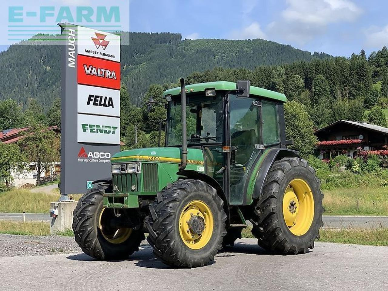 John Deere 5400 a - 拖拉机:图1 John Deere 5400 a - 拖拉机:图1