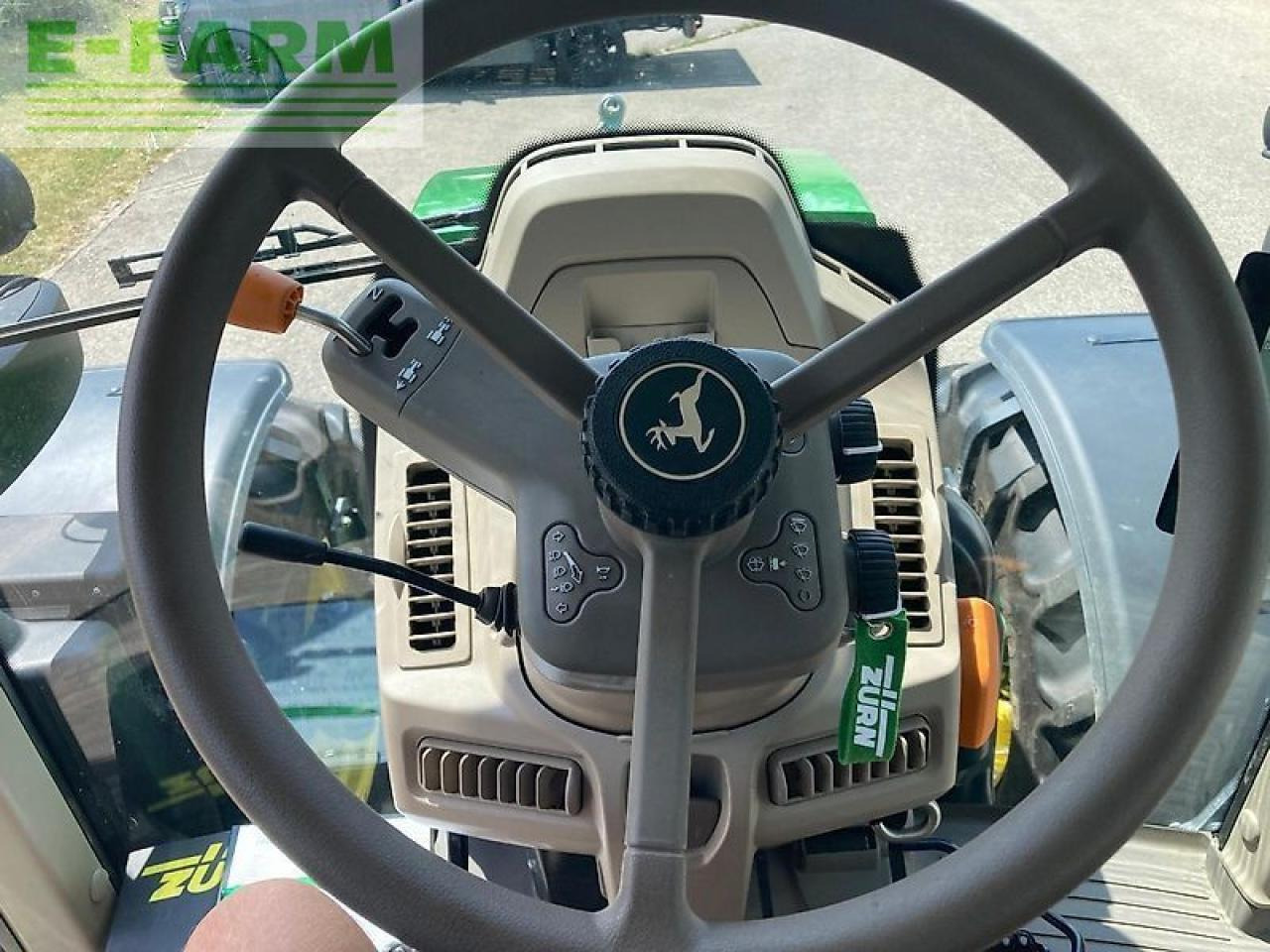 拖拉机 John Deere 6100m:图15 拖拉机 John Deere 6100m:图15