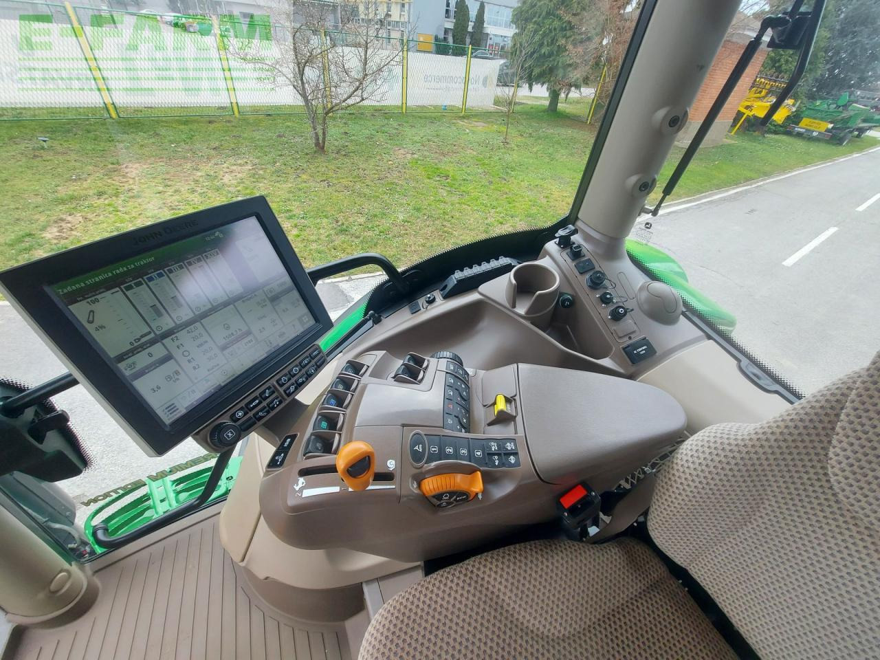 John Deere 6130R - 拖拉机:图4 John Deere 6130R - 拖拉机:图4