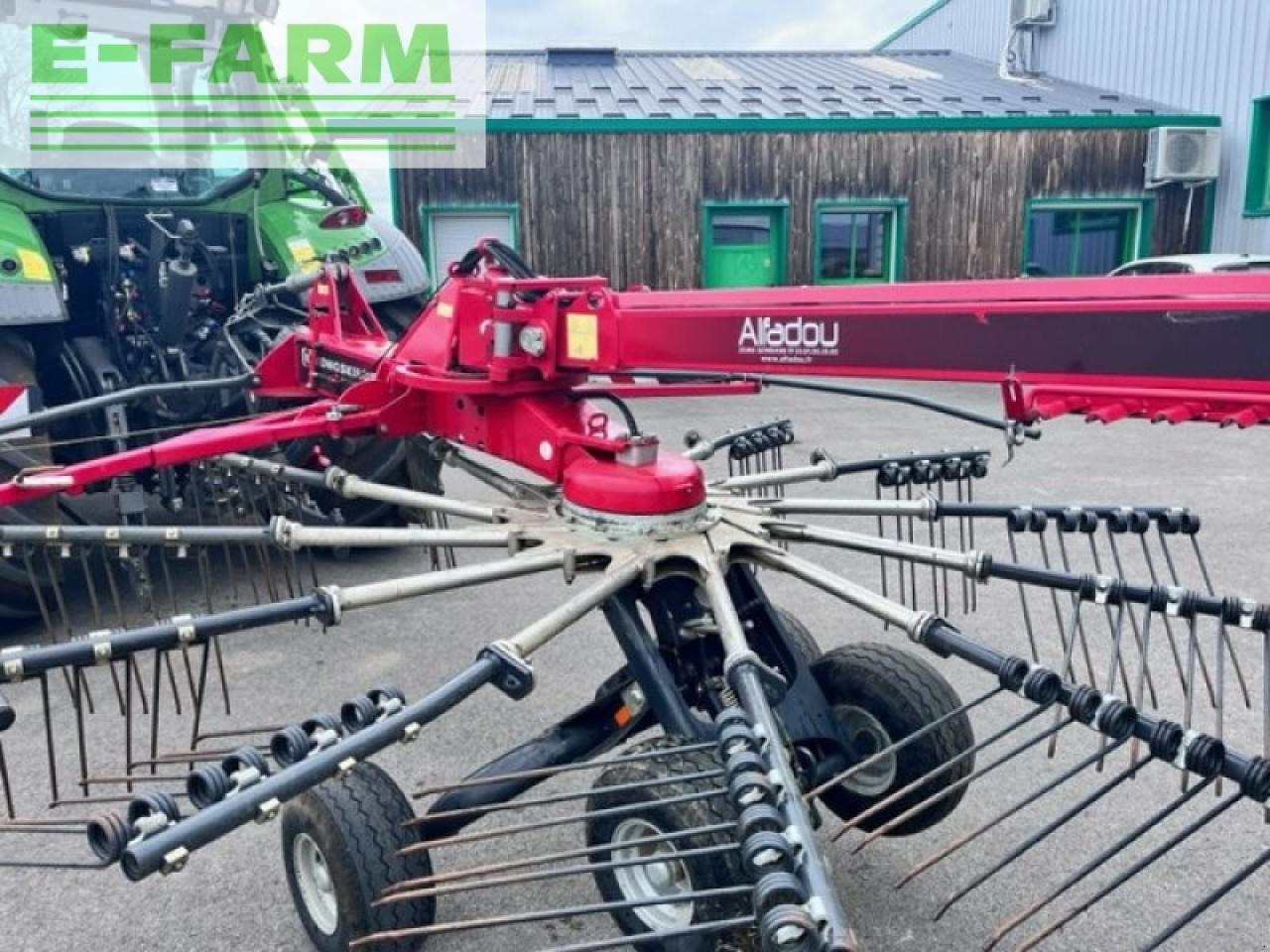 Kongskilde r + 141 sb - 翻草机/ 搂草机:图2 Kongskilde r + 141 sb - 翻草机/ 搂草机:图2