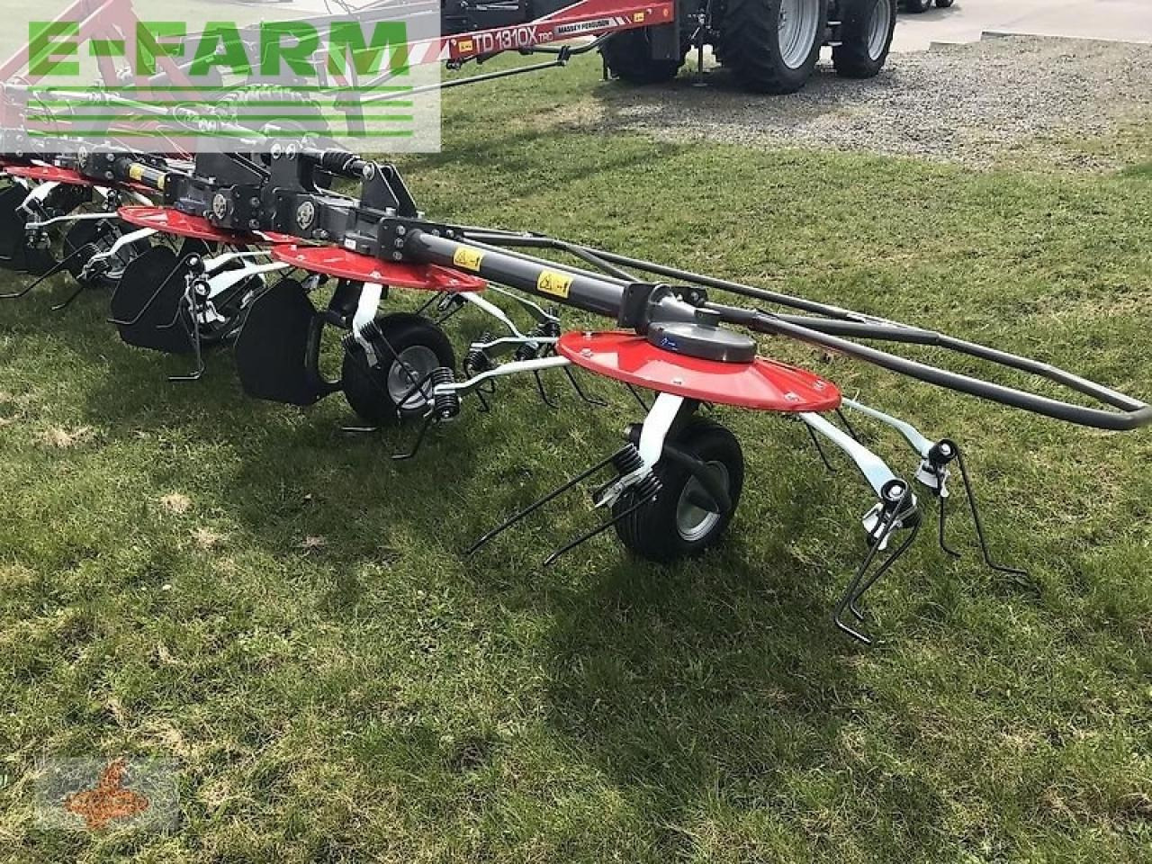 翻草机/ 搂草机 Massey Ferguson mf td 1310 x trc / lotus 1250 profi:图10 翻草机/ 搂草机 Massey Ferguson mf td 1310 x trc / lotus 1250 profi:图10