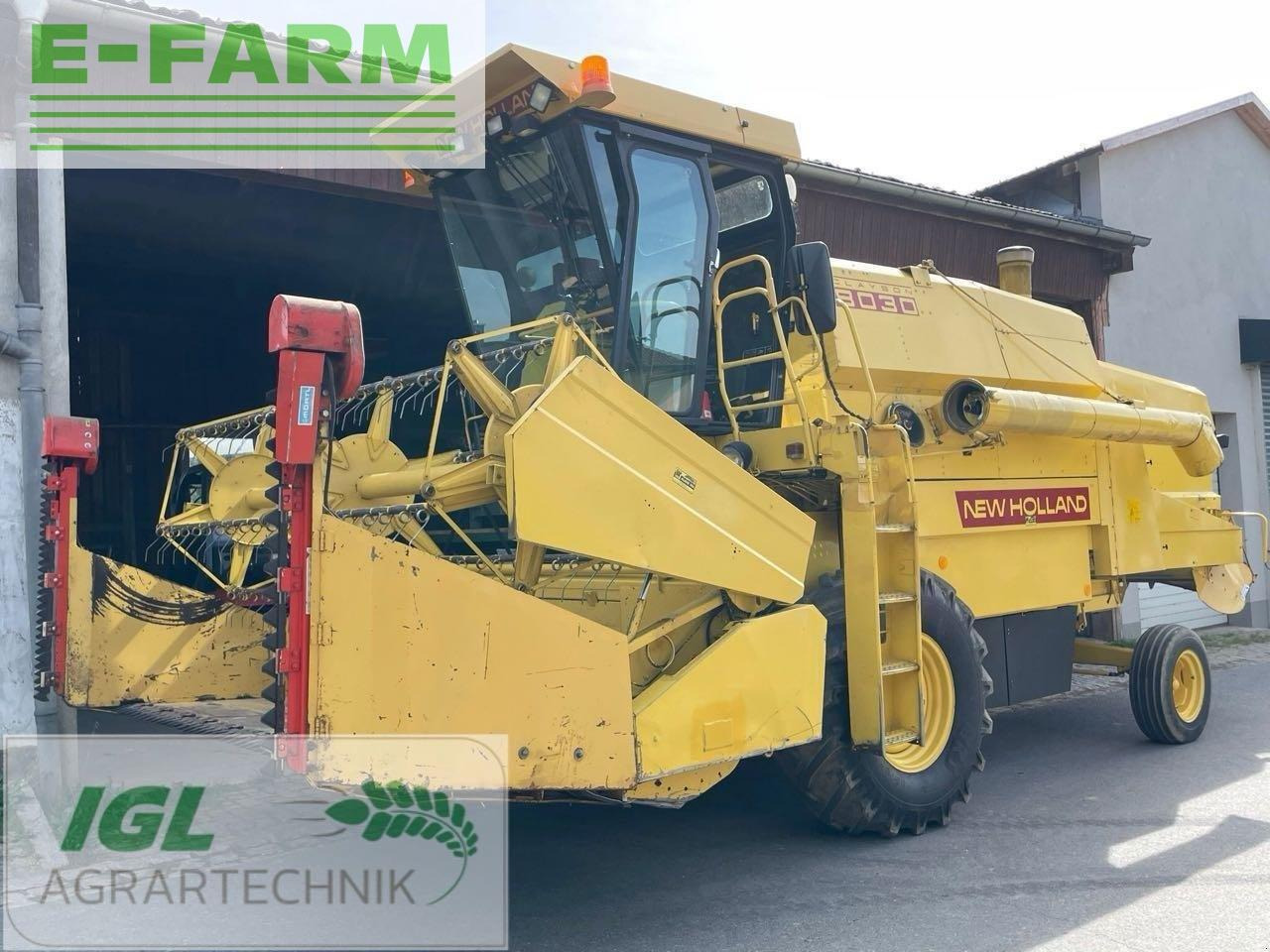 New Holland 8030 - 联合收割机:图1 New Holland 8030 - 联合收割机:图1