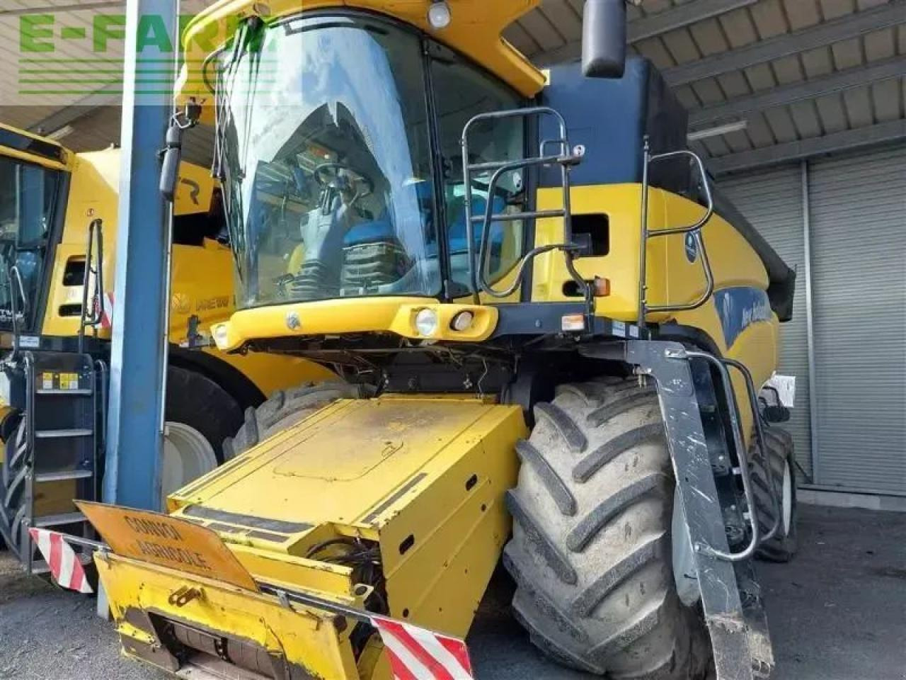 New Holland cr9060 - 联合收割机:图1 New Holland cr9060 - 联合收割机:图1
