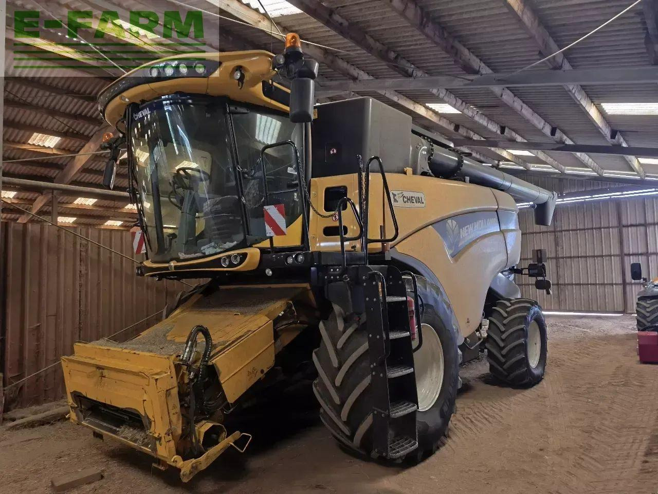 New Holland cx 8.80 élévation - 联合收割机:图1 New Holland cx 8.80 élévation - 联合收割机:图1