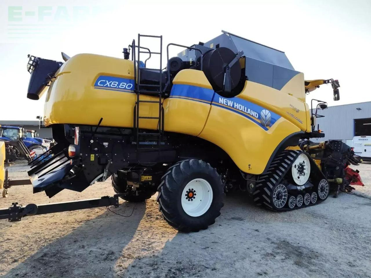 New Holland cx8.80smarttrax - 联合收割机:图2 New Holland cx8.80smarttrax - 联合收割机:图2