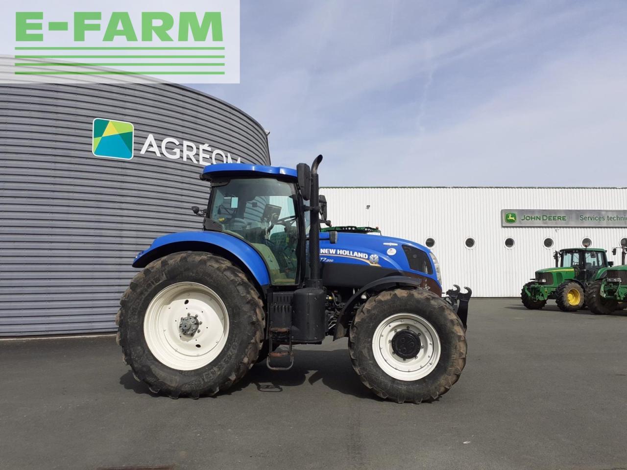 New Holland t7 200 - 拖拉机:图2 New Holland t7 200 - 拖拉机:图2