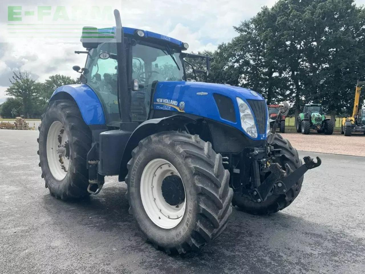 New Holland t7.235 auto command - 拖拉机:图2 New Holland t7.235 auto command - 拖拉机:图2