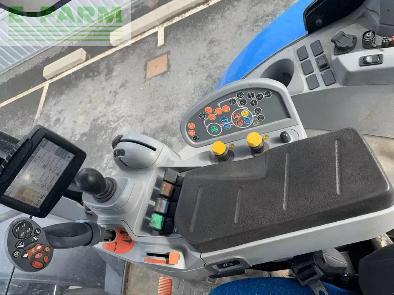 New Holland t7.235 auto command - 拖拉机:图5 New Holland t7.235 auto command - 拖拉机:图5