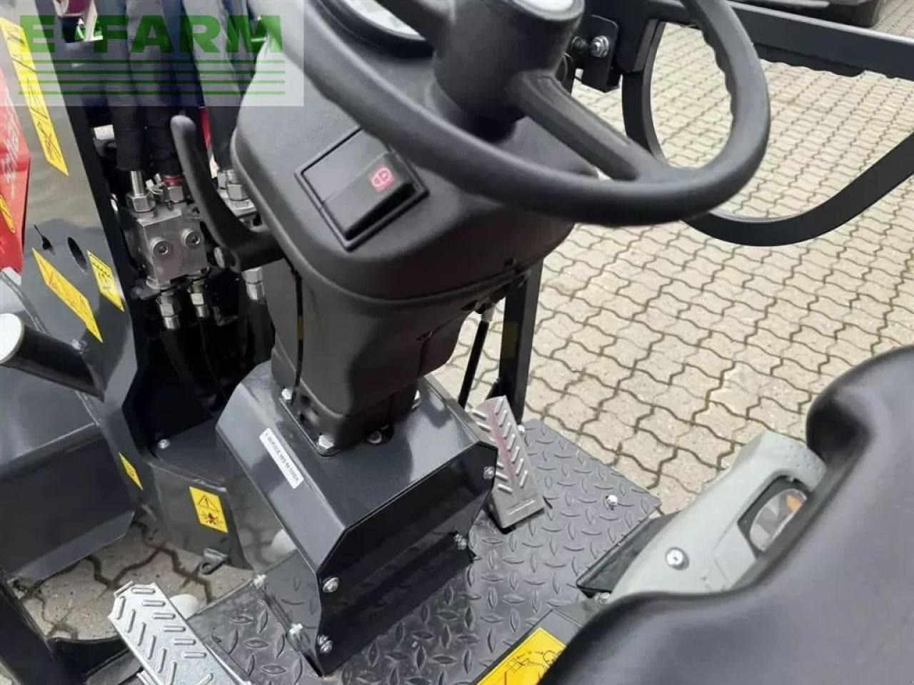 小型挖掘机 Schäffer 1622：图8