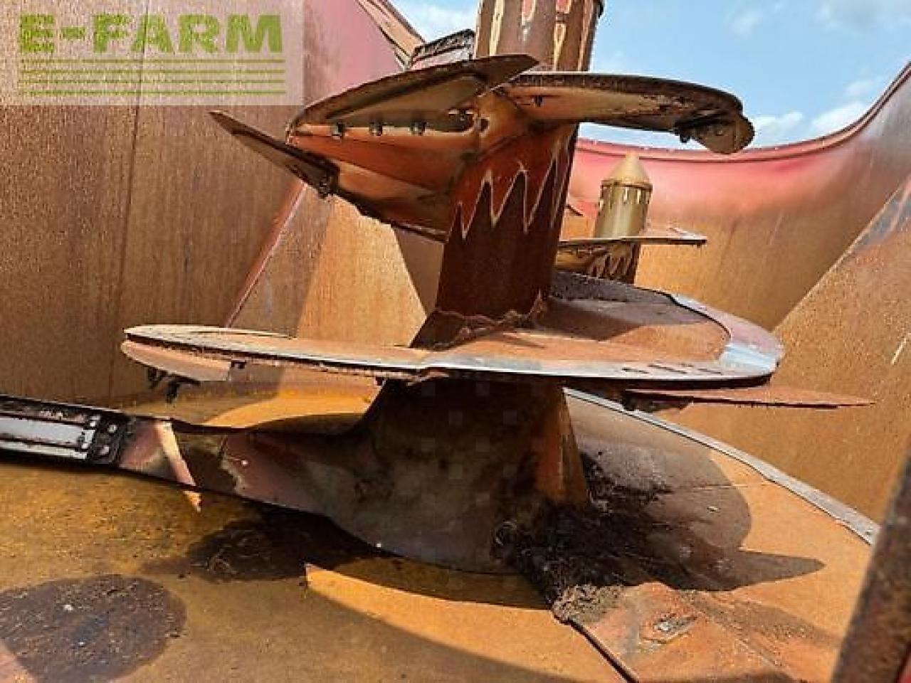 Strautmann vertimix 2401 - 牲畜设备:图5 Strautmann vertimix 2401 - 牲畜设备:图5