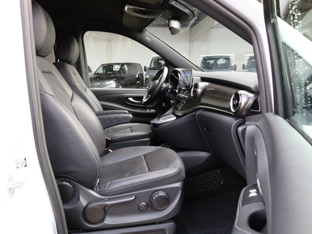 MERCEDES-BENZ EQV 300 Avantgarde,lang,7Sitze,2xSchiebetür,LED... - 小型客车, 电动小型货车:图5 MERCEDES-BENZ EQV 300 Avantgarde,lang,7Sitze,2xSchiebetür,LED... - 小型客车, 电动小型货车:图5