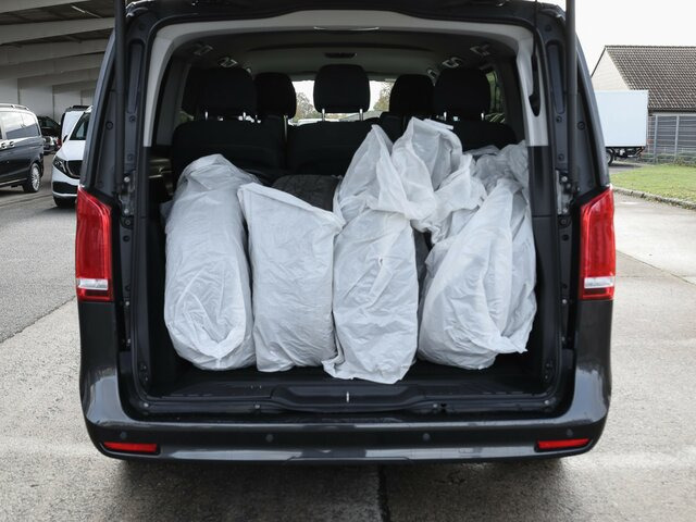 MERCEDES-BENZ EQV 300 lang,7Sitze,Schiebetür elektrisch,LED... - 小型客车, 电动小型货车:图2 MERCEDES-BENZ EQV 300 lang,7Sitze,Schiebetür elektrisch,LED... - 小型客车, 电动小型货车:图2