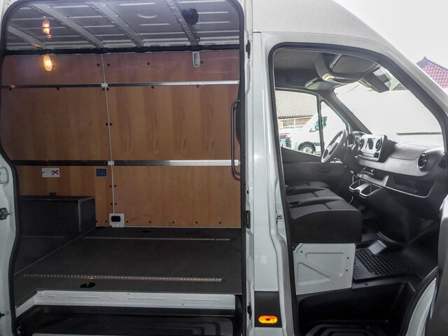 MERCEDES-BENZ Sprinter 317 CDI,3665mm,Automatik,Kamera - 无侧窗厢式货车:图2 MERCEDES-BENZ Sprinter 317 CDI,3665mm,Automatik,Kamera - 无侧窗厢式货车:图2