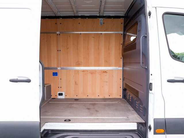 MERCEDES-BENZ Sprinter 317 CDI,3665mm,Automatik,Kamera - 无侧窗厢式货车:图2 MERCEDES-BENZ Sprinter 317 CDI,3665mm,Automatik,Kamera - 无侧窗厢式货车:图2