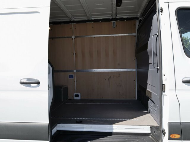 MERCEDES-BENZ Sprinter 317 CDI,3665mm,Automatik,Kamera - 无侧窗厢式货车:图2 MERCEDES-BENZ Sprinter 317 CDI,3665mm,Automatik,Kamera - 无侧窗厢式货车:图2