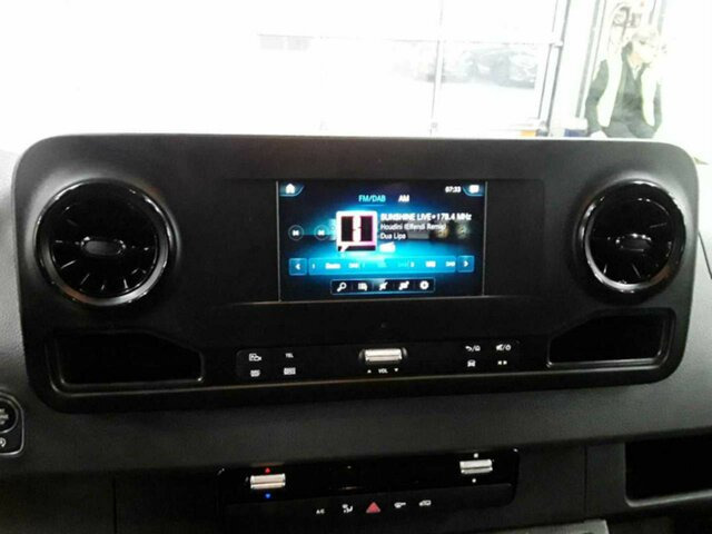 MERCEDES-BENZ Sprinter 317 CDI,3665mm,Automatik,Kamera... - 无侧窗厢式货车:图5 MERCEDES-BENZ Sprinter 317 CDI,3665mm,Automatik,Kamera... - 无侧窗厢式货车:图5