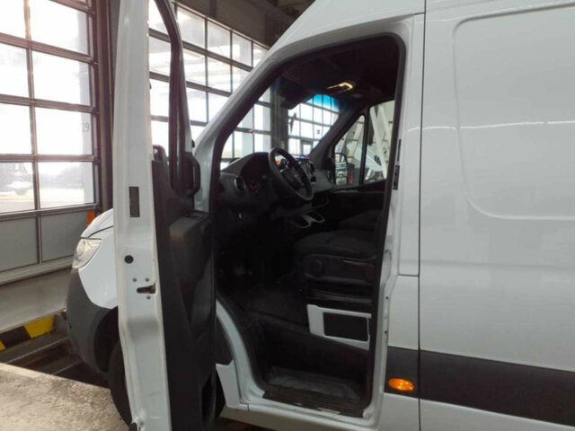 MERCEDES-BENZ Sprinter 317 CDI,3665mm,Automatik,Kamera... - 无侧窗厢式货车:图2 MERCEDES-BENZ Sprinter 317 CDI,3665mm,Automatik,Kamera... - 无侧窗厢式货车:图2