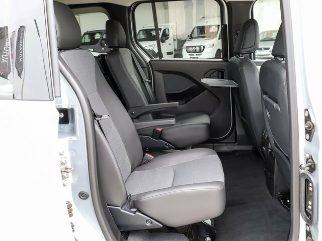 MERCEDES-BENZ T 180 Progressive,AMF Rollstuhlrampe,LED,Navi... - 小型客车:图3 MERCEDES-BENZ T 180 Progressive,AMF Rollstuhlrampe,LED,Navi... - 小型客车:图3