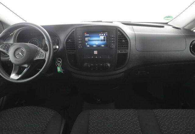 MERCEDES-BENZ Vito 116TourerPro ,Extralang,2xKlima,Kamera,AHK - 小型巴士, 小型客车:图2 MERCEDES-BENZ Vito 116TourerPro ,Extralang,2xKlima,Kamera,AHK - 小型巴士, 小型客车:图2