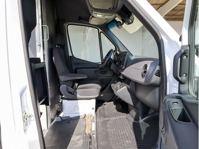 MERCEDES-BENZ eSprinter 312 Kasten FWD,3.924mm Radstand - 无侧窗厢式货车, 电动小型货车:图4 MERCEDES-BENZ eSprinter 312 Kasten FWD,3.924mm Radstand - 无侧窗厢式货车, 电动小型货车:图4