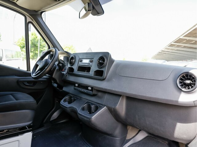 MERCEDES-BENZ eSprinter 312 Kasten FWD,3.924mm Radstand - 无侧窗厢式货车, 电动小型货车:图4 MERCEDES-BENZ eSprinter 312 Kasten FWD,3.924mm Radstand - 无侧窗厢式货车, 电动小型货车:图4