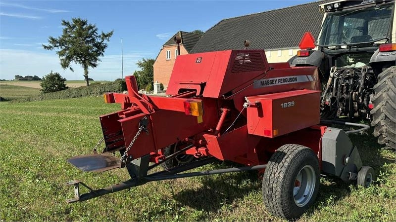 Massey Ferguson 1839 Småballe presser - 包膜机:图3 Massey Ferguson 1839 Småballe presser - 包膜机:图3