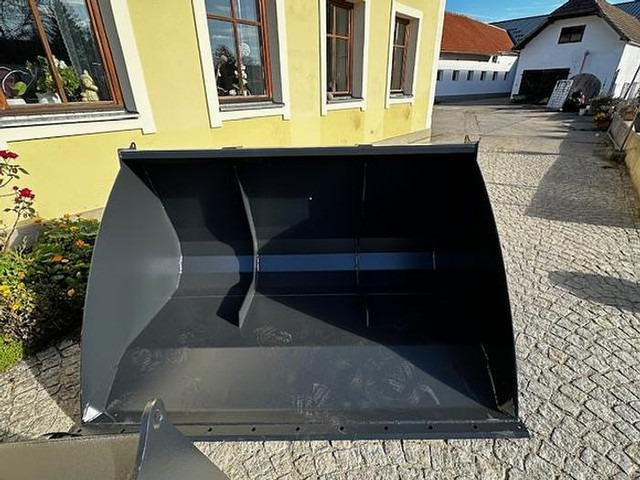 Big Volumenschaufel 200 cm mit Manitou Aufnahme - 铲斗:图1 Big Volumenschaufel 200 cm mit Manitou Aufnahme - 铲斗:图1